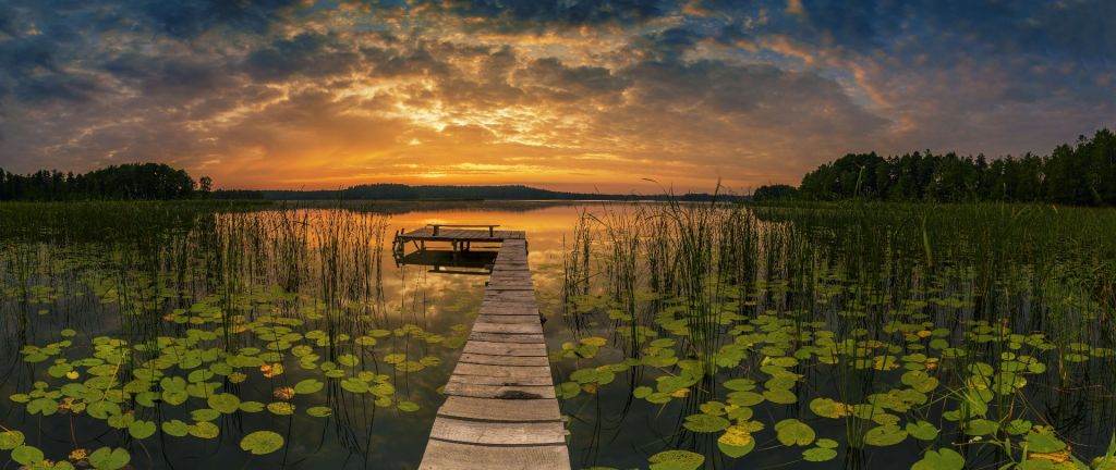 Lever du soleil sur le lac