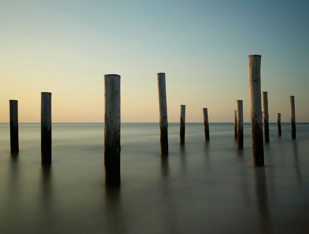 Poteaux de plage en bois