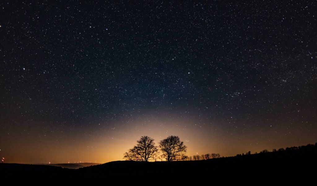 Coucher de soleil avec les étoiles