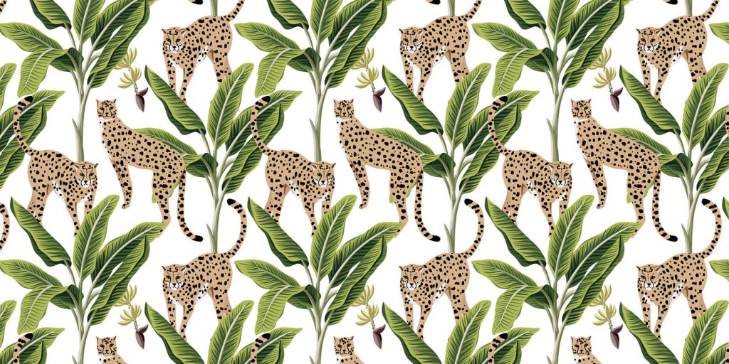Guépard entre les arbres