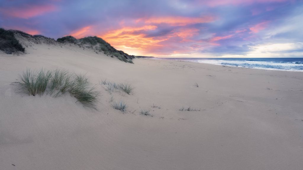 Lever de soleil sur les dunes de sable