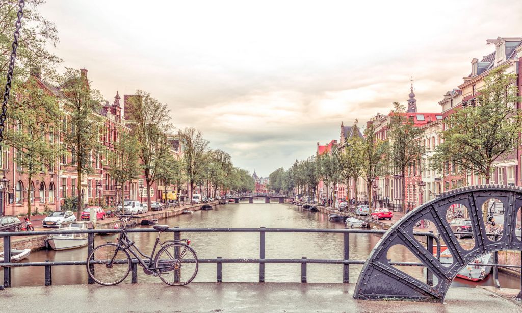 Amsterdam sous les nuages