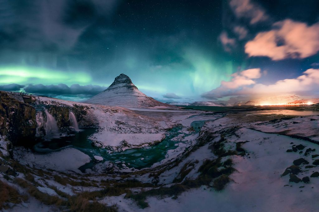 Kirkjufell avec aurores boréales