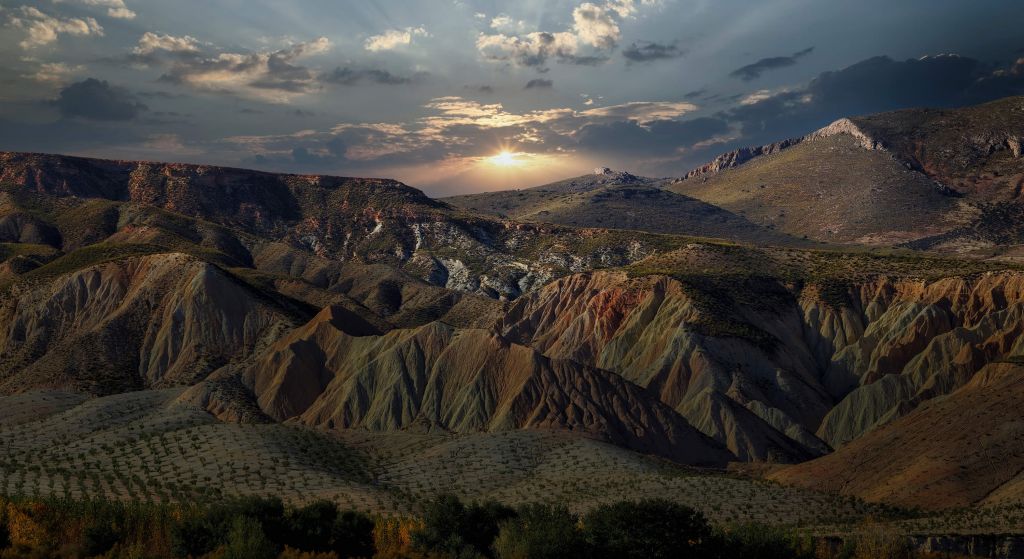 Coucher de soleil dans les montagnes