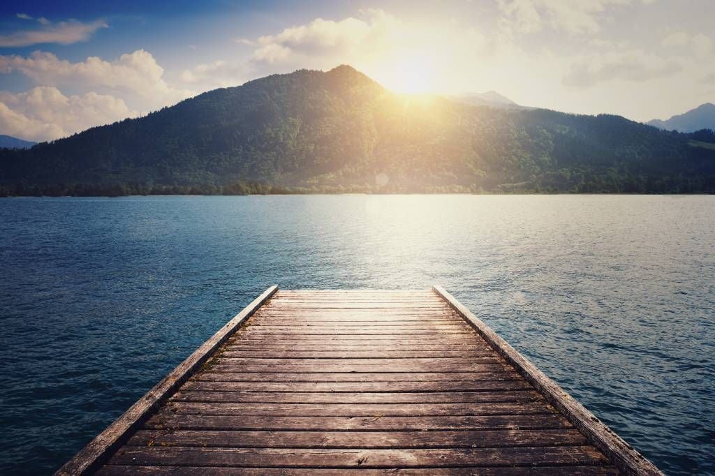 Échafaudage vers un lac Échafaudage vers un lac