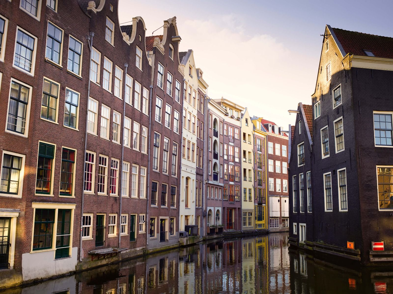 Les maisons d'Amsterdam sur le canal Les maisons d'Amsterdam sur le canal