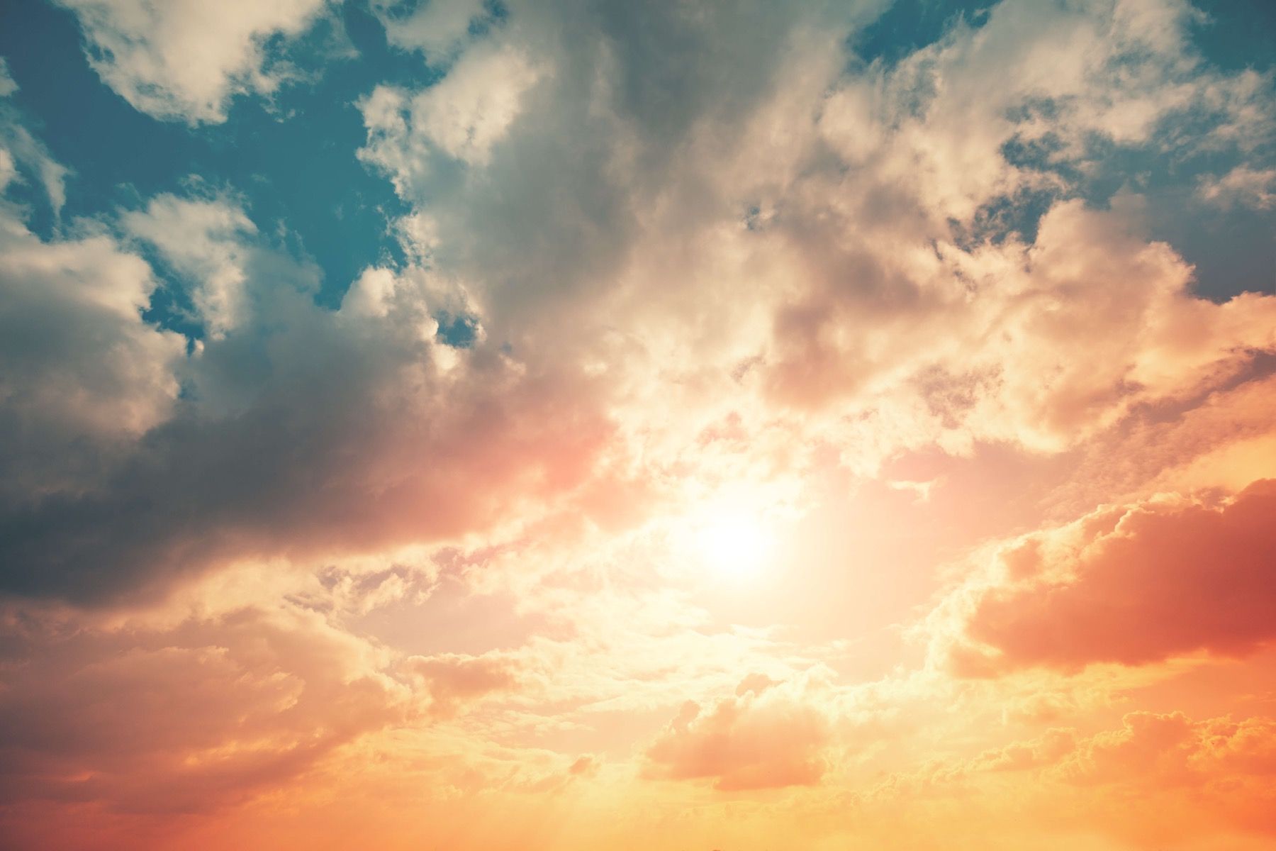 Ciel coloré avec des nuages
