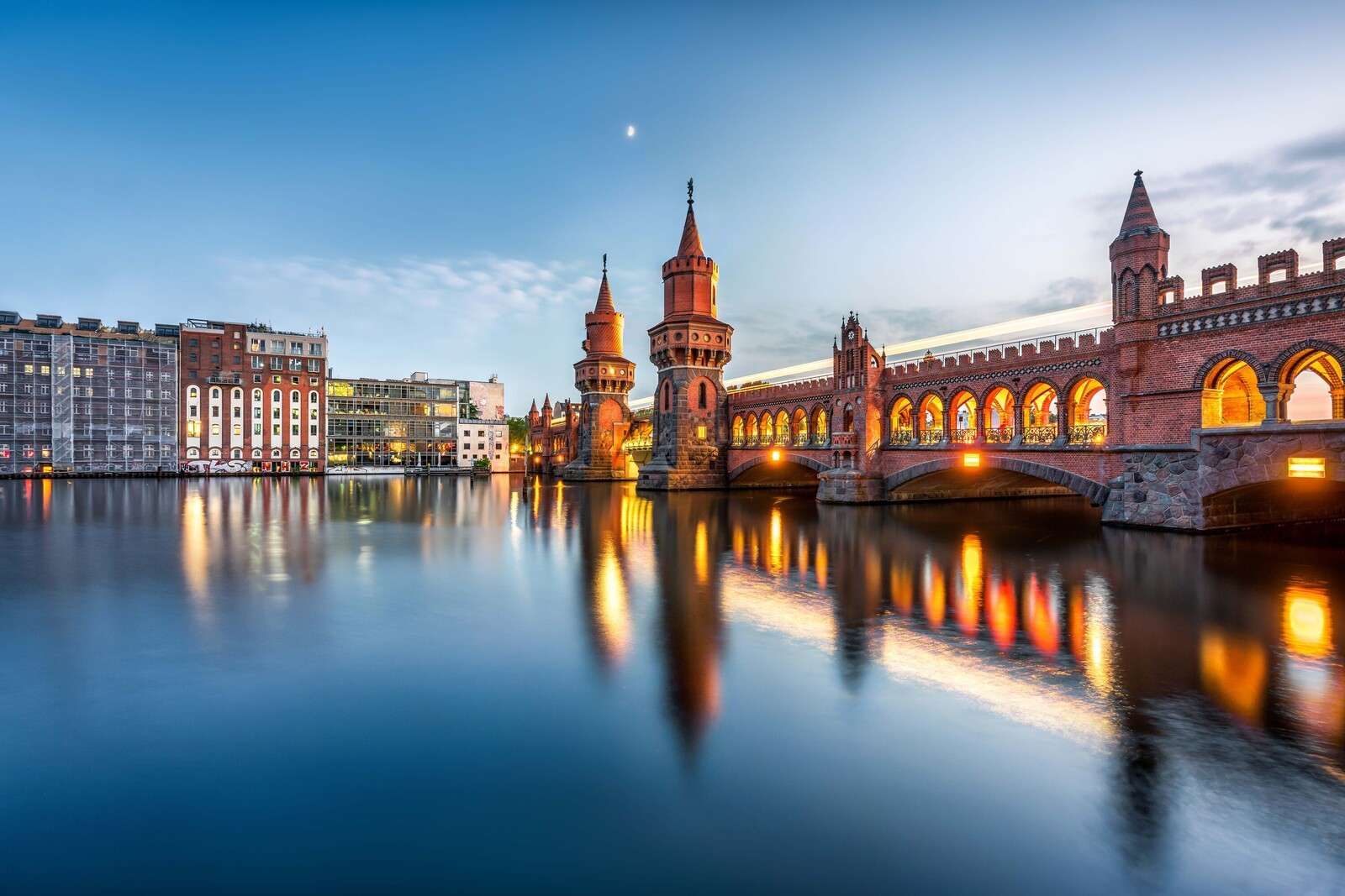 Lumière du soir sur le pont Oberbaum