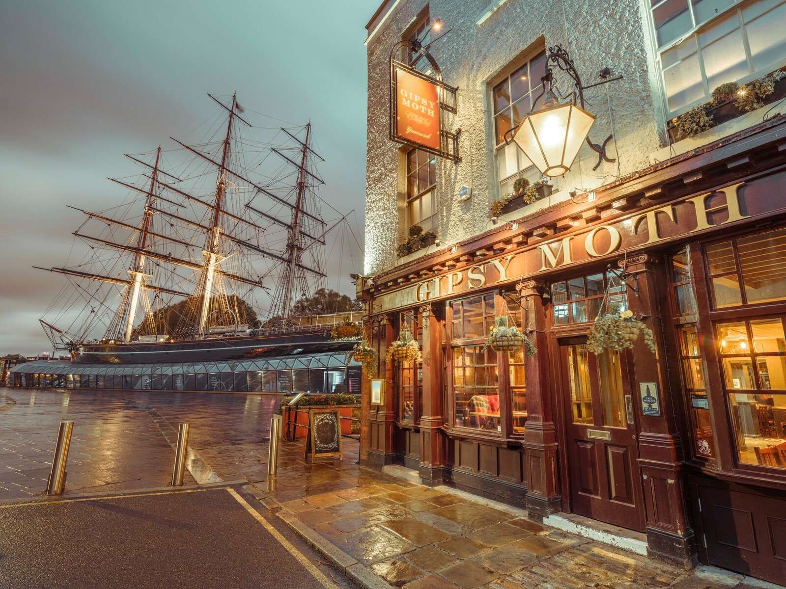 pub Cutty Sark et Gipsy Moth
