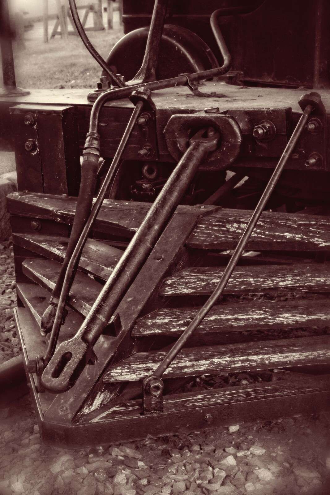 Connexion ferroviaire rouillée Sepia